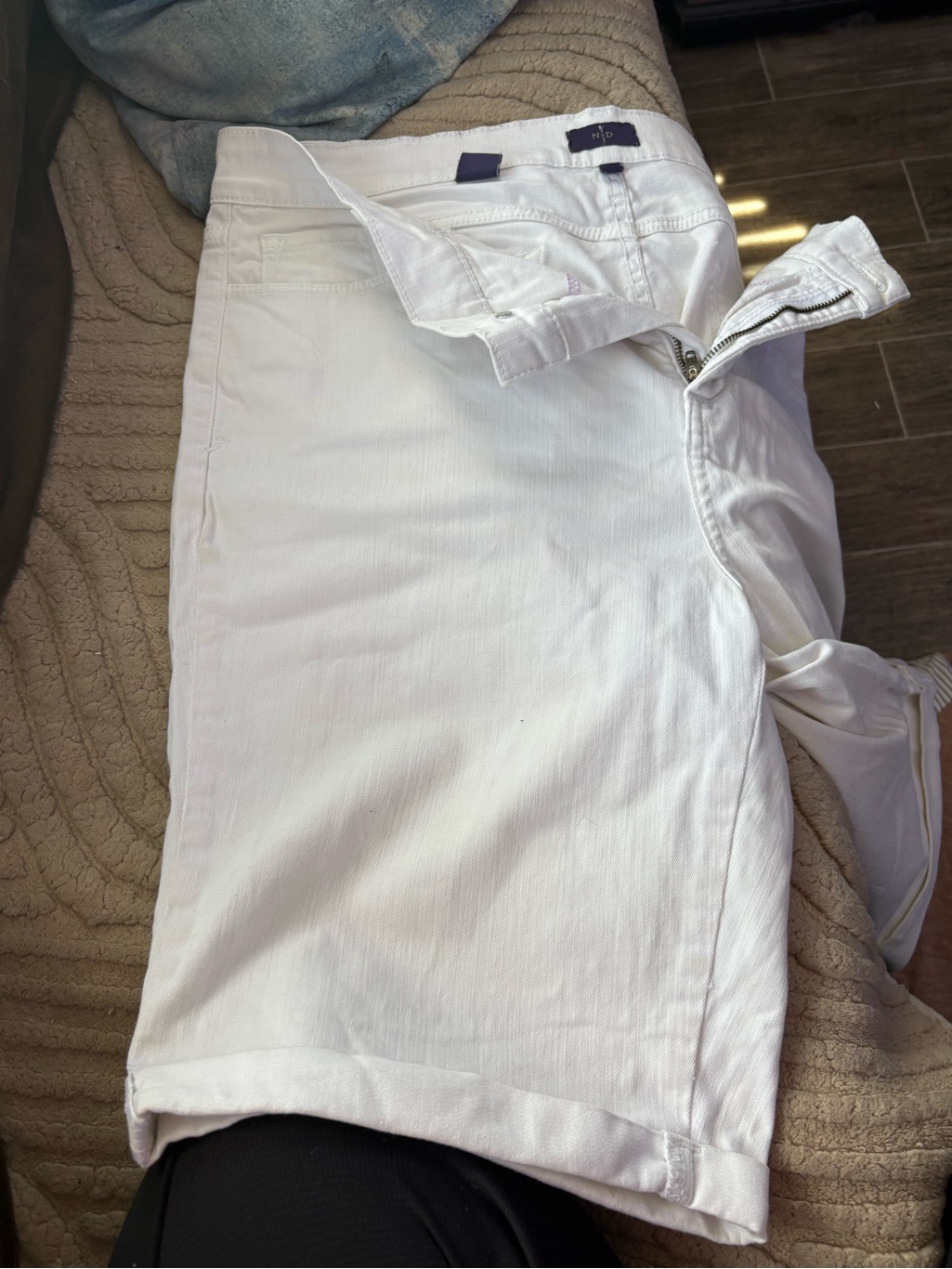 Women’s White Mid-Rise Jean Shorts